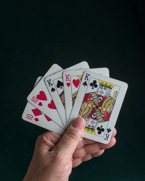 Game selection interface at tangkasnet with Free Play credit active